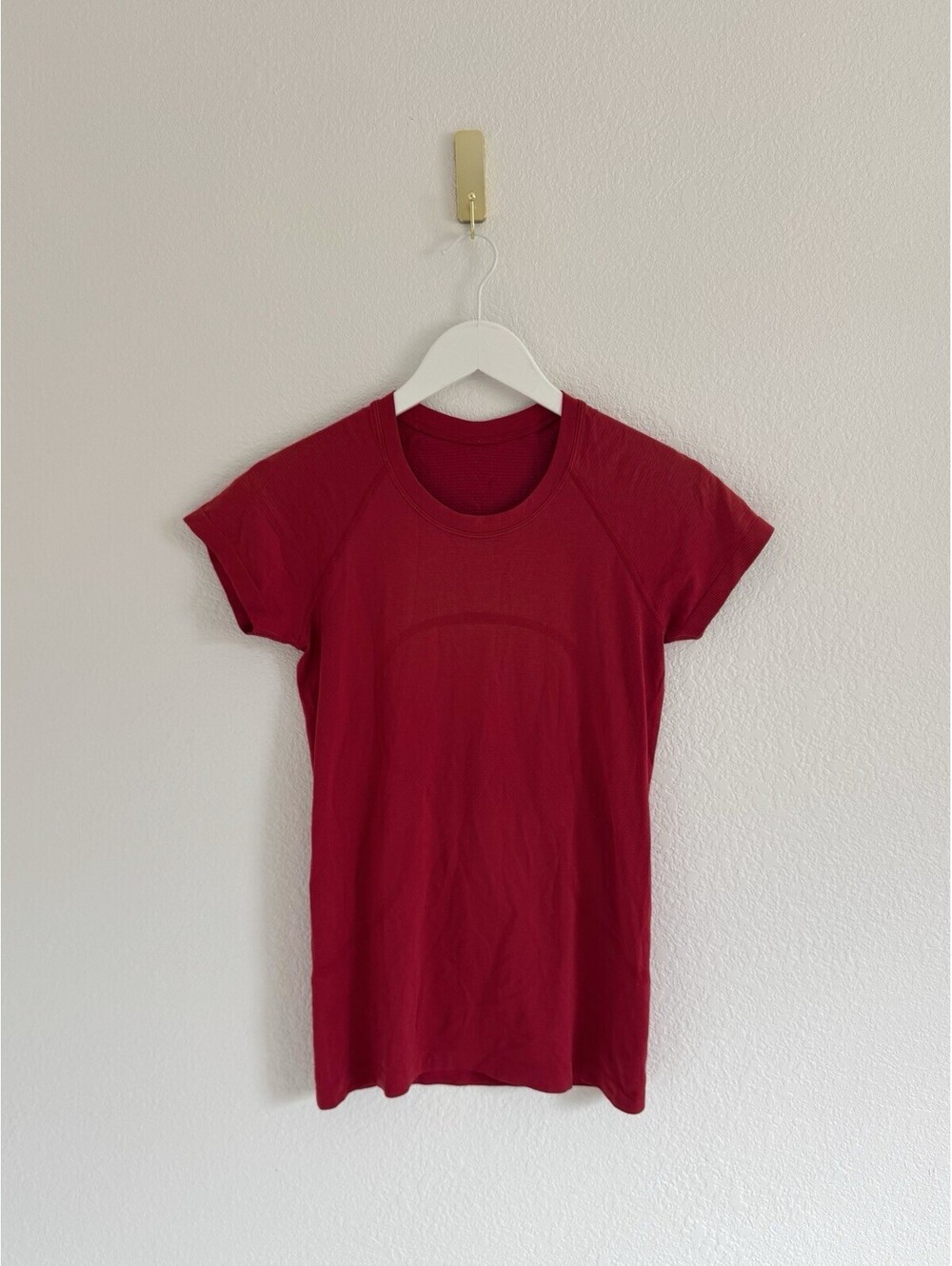 Lululemon Women’s Size 6 Swiftly Tech Short Sleeve 2.0 Red Running Performance